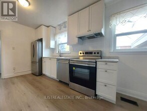 21 Orlando Blvd in Toronto, ON - Building Photo - Building Photo