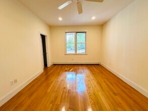 10 Selkirk Rd, Unit 2 in Boston, MA - Building Photo - Building Photo