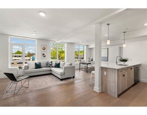 917 Bennington St-Unit -410 in Boston, MA - Building Photo - Building Photo
