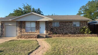 1610 Christine Rd in Wichita Falls, TX - Building Photo