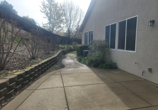 11000 Caballo Cir in Auburn, CA - Building Photo - Building Photo