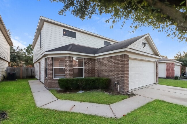 2823 Packard Elm St