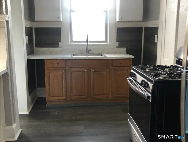 570 Broad St in Meriden, CT - Building Photo - Building Photo