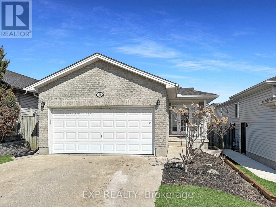 86 Loggers Grove in London, ON - Building Photo