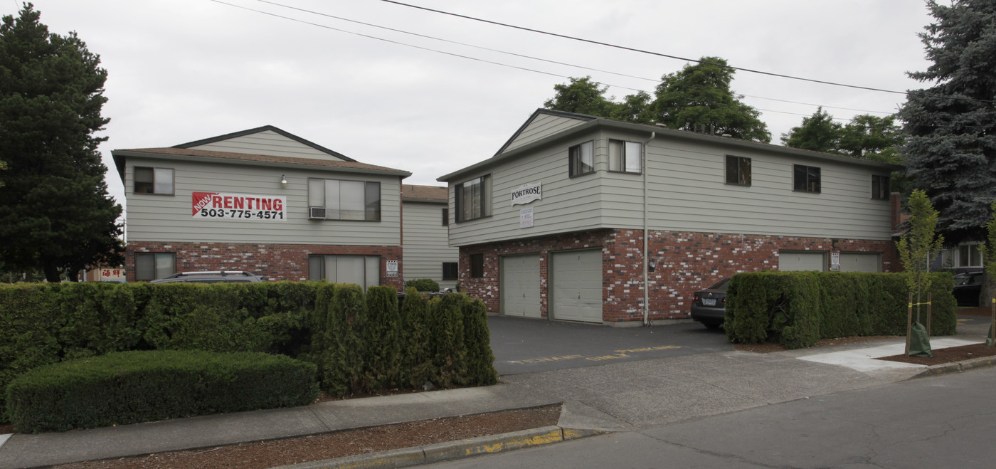 Portrose Apartments in Portland, OR - Building Photo