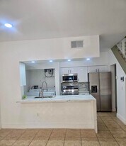 18338 NW 68th Ave in Hialeah, FL - Building Photo