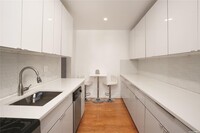 105 Bennett Ave in New York, NY - Building Photo - Building Photo