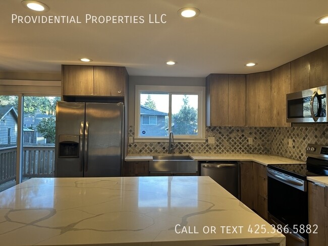 10521 NE 139th St in Kirkland, WA - Building Photo - Building Photo