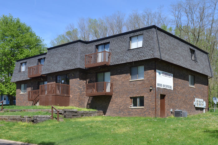 Sunnyridge Apartments in Pekin, IL - Building Photo