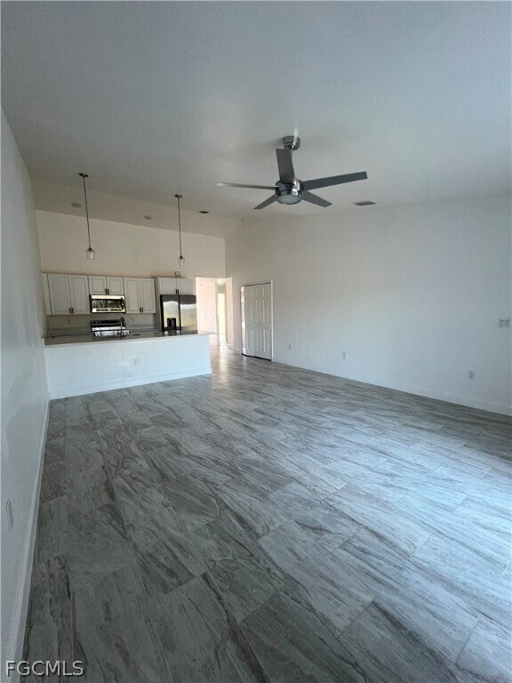 975 Eisenhower Blvd in Lehigh Acres, FL - Building Photo - Building Photo