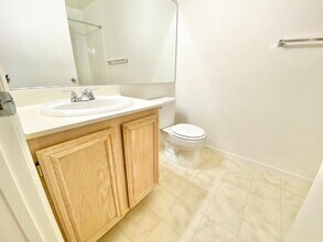 1909 High Valley Ct in Las Vegas, NV - Foto de edificio - Building Photo