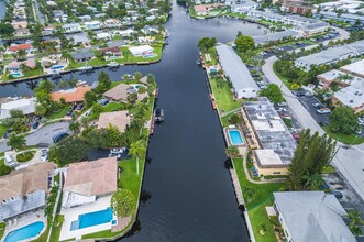 840 Pine Dr in Pompano Beach, FL - Foto de edificio - Building Photo