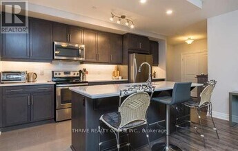 260 Villagewalk Blvd in London, ON - Building Photo - Building Photo