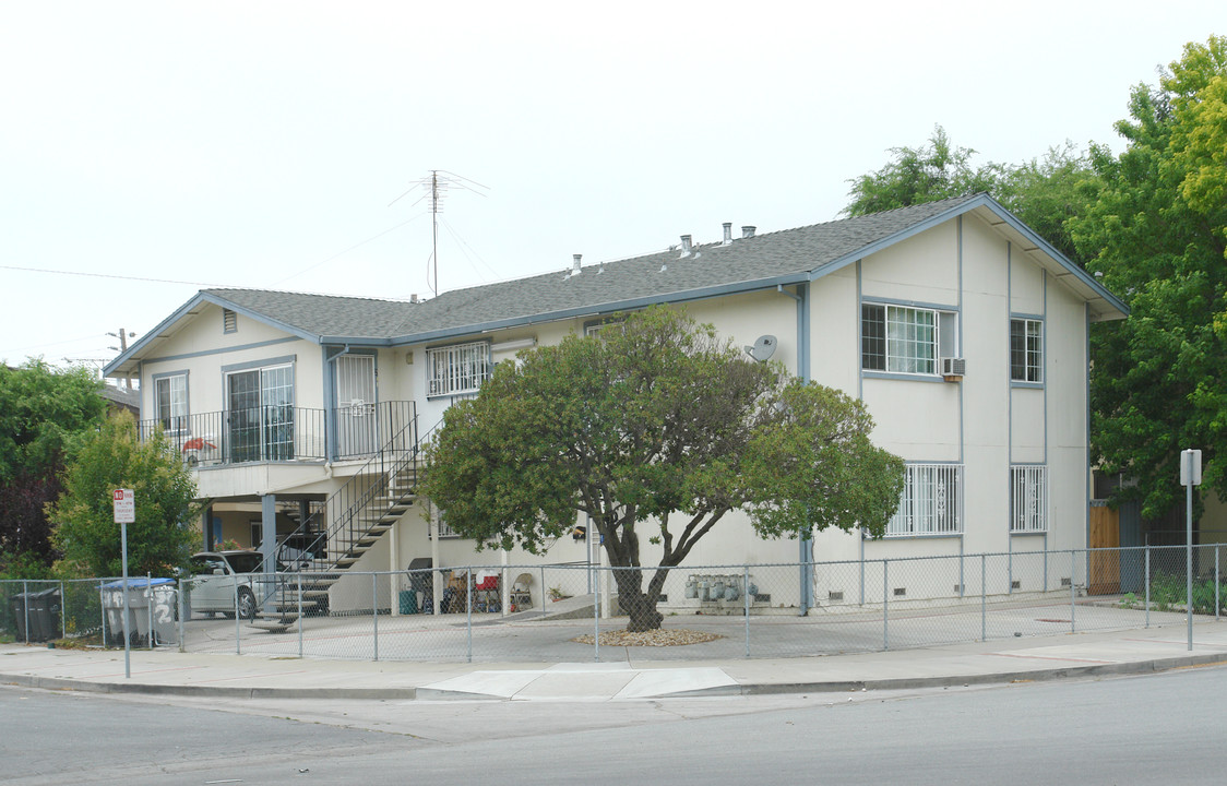 437 Osgood Ct in San Jose, CA - Building Photo