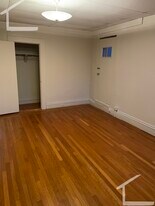 1688 Beacon St, Unit 18 in Brookline, MA - Building Photo