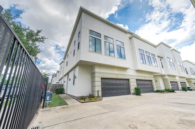 property at 24 N Hutcheson St