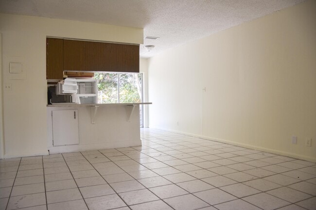 1718 Juno Rd in North Palm Beach, FL - Building Photo - Building Photo