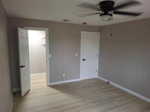 345 FM86 in Luling, TX - Foto de edificio - Building Photo