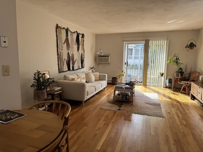 8 Robinwood Ave in Boston, MA - Building Photo - Building Photo