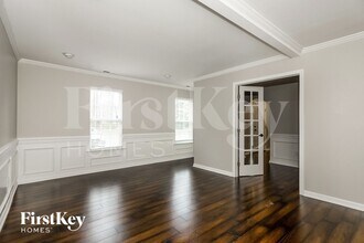 1817 Elizabeth Oaks Ave in Charlotte, NC - Building Photo - Building Photo