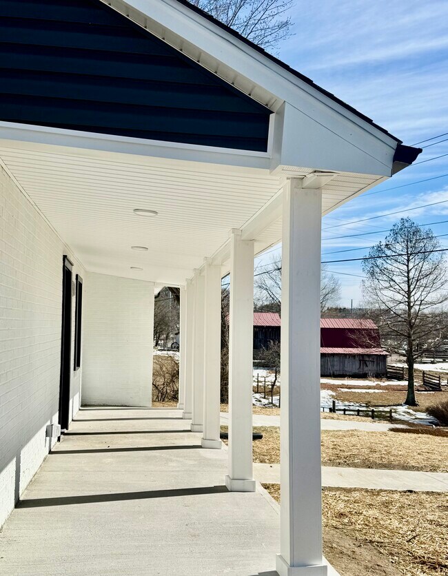 1070 Hightop Rd in Blacksburg, VA - Building Photo - Building Photo