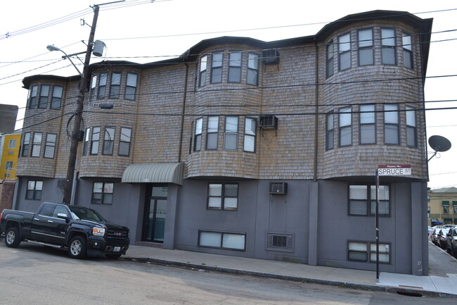 120 Spruce St, Unit 8