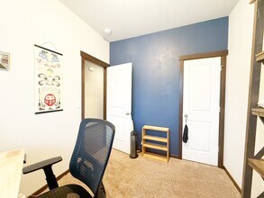 2063 SE Hopi Way in Port Orchard, WA - Building Photo - Building Photo