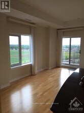 314 Central Park Dr in Ottawa, ON - Building Photo - Building Photo