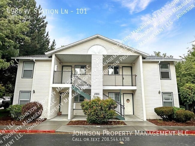 property at 4986 W Station Ln