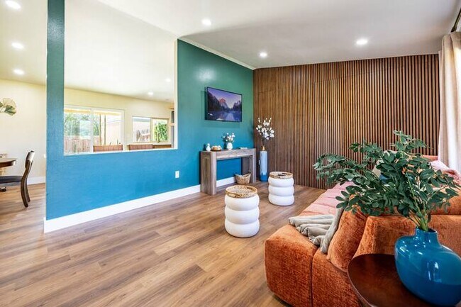 5075 Fashion Pl in Riverside, CA - Building Photo - Building Photo