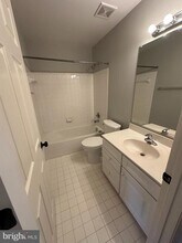 6719 Emmanuel Ct in Gainesville, VA - Foto de edificio - Building Photo