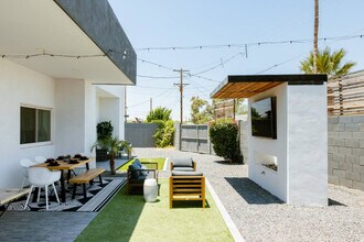 2015 N 80th Pl in Scottsdale, AZ - Building Photo - Building Photo