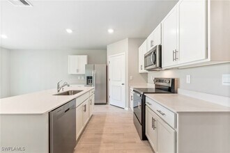 3015 Birwood Cir in La Belle, FL - Building Photo - Building Photo