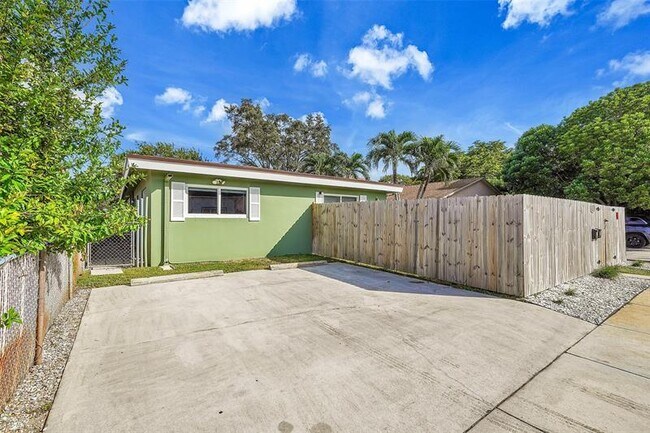 513 SW 15th St in Fort Lauderdale, FL - Building Photo - Building Photo