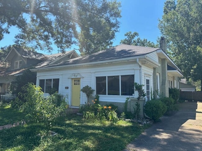 451 Gladstone Blvd in Shreveport, LA - Building Photo - Building Photo