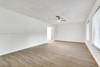 1848 SW 24th Ave in Fort Lauderdale, FL - Building Photo - Building Photo