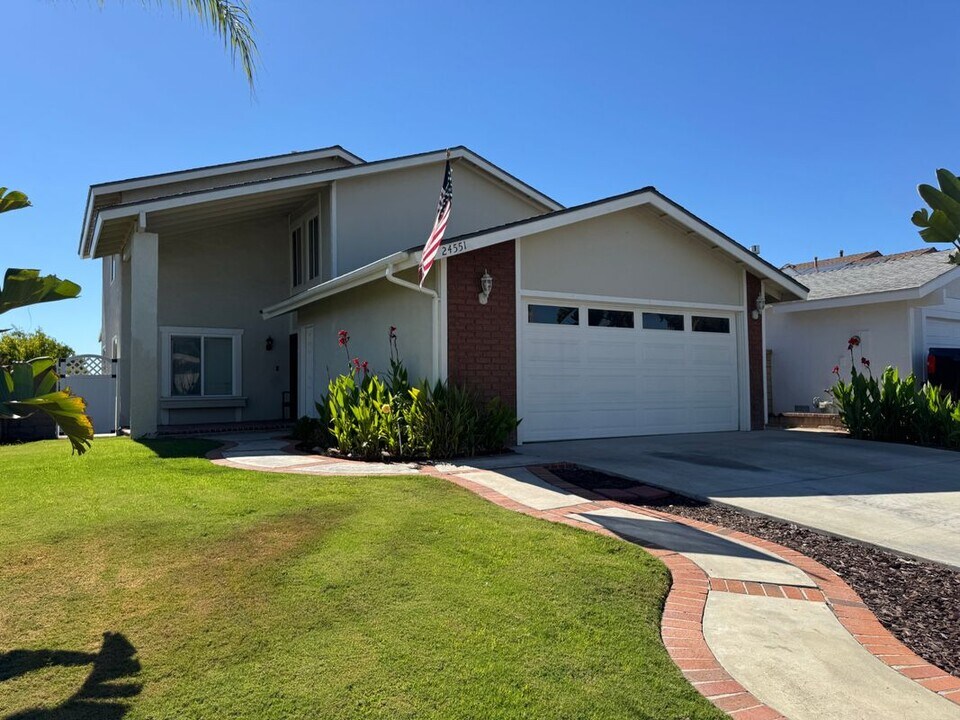 24551 Tarazona in Mission Viejo, CA - Building Photo