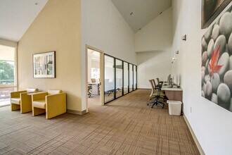 Americana Apartments in Mountain View, CA - Building Photo - Building Photo