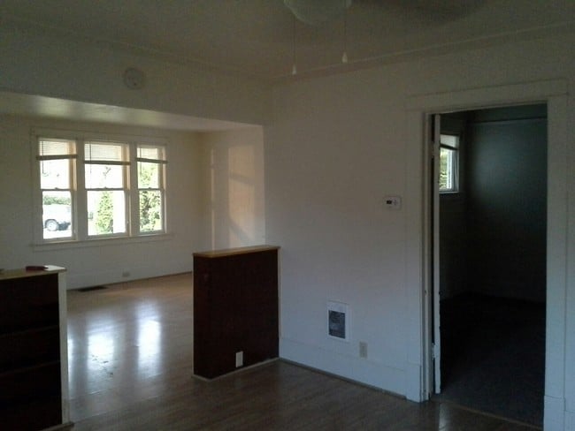 770 Cottage St NE in Salem, OR - Building Photo - Building Photo