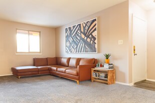 4016 N Rogers Ave in Baltimore, MD - Building Photo