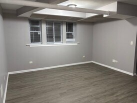 6220 S Eberhart Ave, Unit BE in Chicago, IL - Building Photo