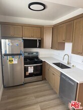 842 S Berendo St in Los Angeles, CA - Building Photo - Building Photo