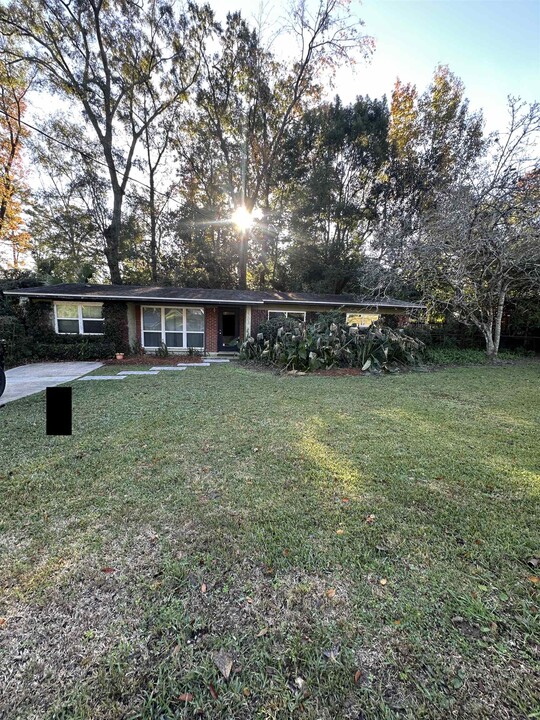 1203 Marys Dr in Tallahassee, FL - Building Photo