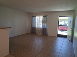 2357 Walton Cir in Palm Harbor, FL - Building Photo - Building Photo