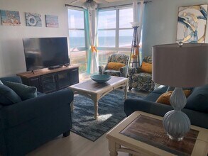 4700 Ocean Beach Blvd in Cocoa Beach, FL - Building Photo - Building Photo