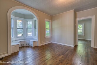 186 2nd St in Port Ewen, NY - Building Photo - Building Photo