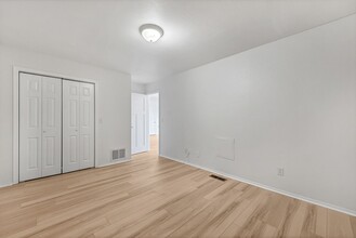 14798-14804 Dutchmans Dr in Rogers, AR - Building Photo - Building Photo