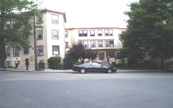 134 --140 Sutherland Rd in Brighton, MA - Foto de edificio