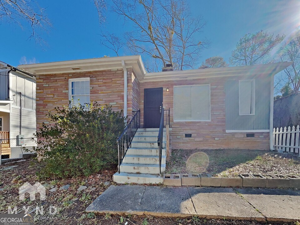 1284 Westmont Rd SW in Atlanta, GA - Building Photo