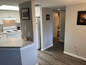 3100 Seasons Way, Unit Unit 104 in Estero, FL - Building Photo - Building Photo